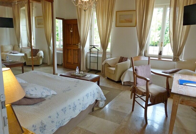 Трехместный Номер Superior, Domaine Du Manoir