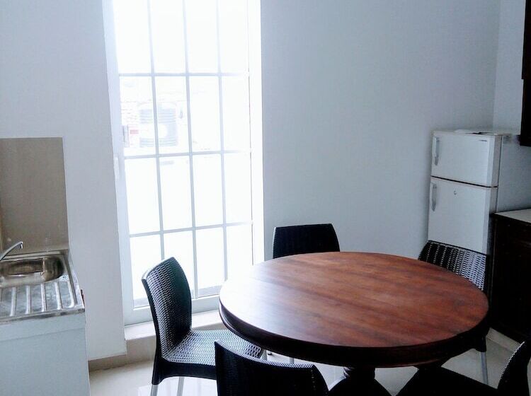 침실 2개 아파트, Queens Park Apartments
