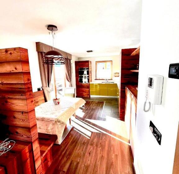 شقة غرفة واحدة, Chalet Marcora