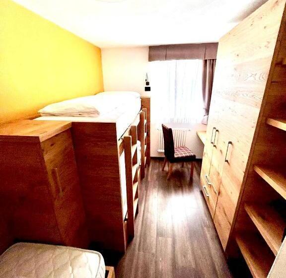 شقة غرفة واحدة, Chalet Marcora