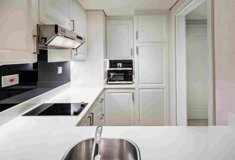Апартаменты 2 Спальни, Beach Rotana – All Suites