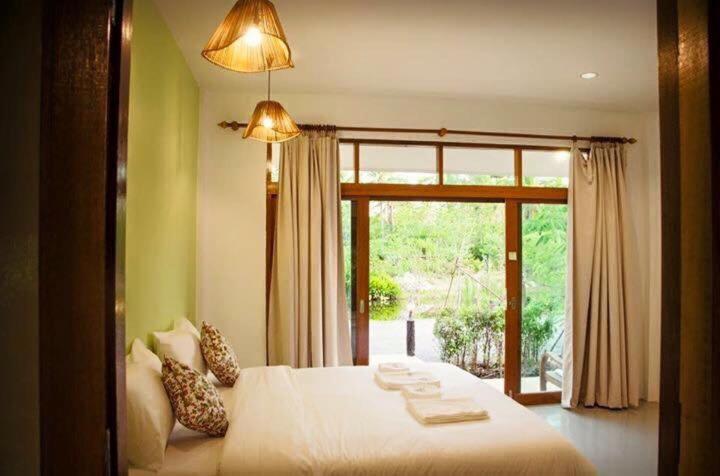 Номер Deluxe с Балконом, Ruean Thai Nai Bang By Pansak Resort