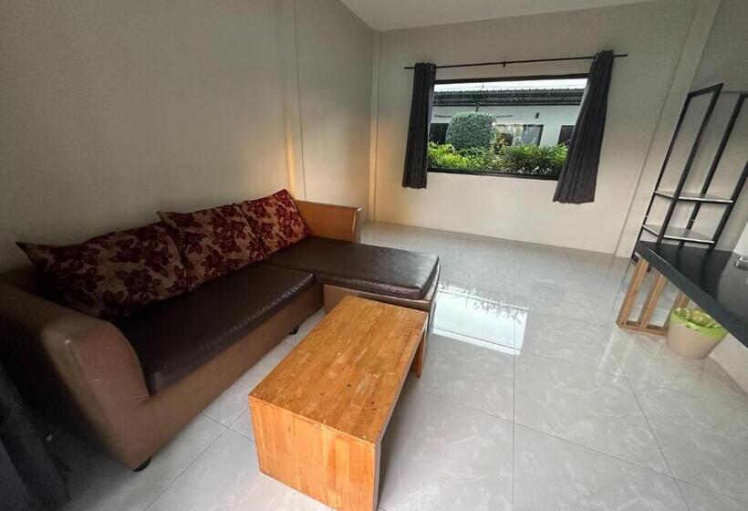 디럭스 룸, Pine Home