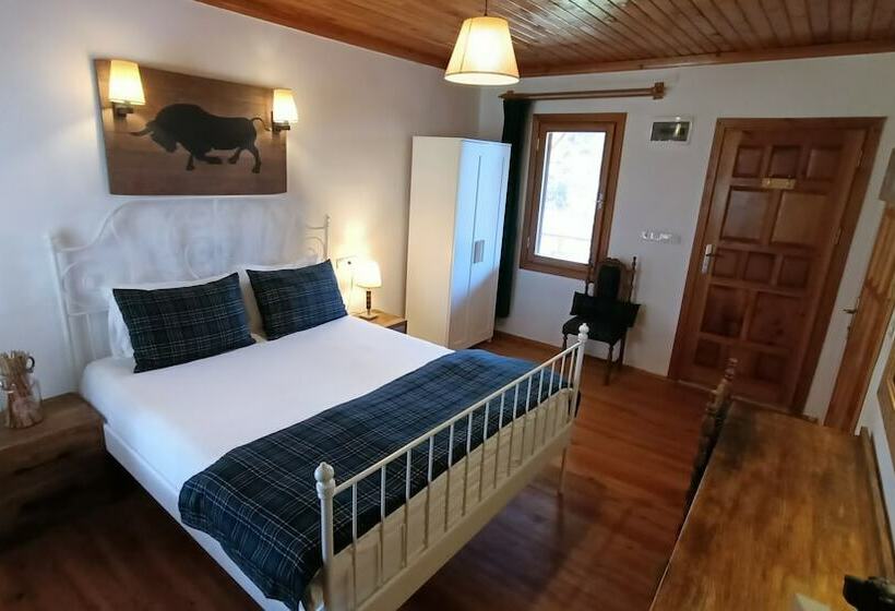 سوئیت لوکس با چشم‌انداز کوهستان, Lycia Nature House