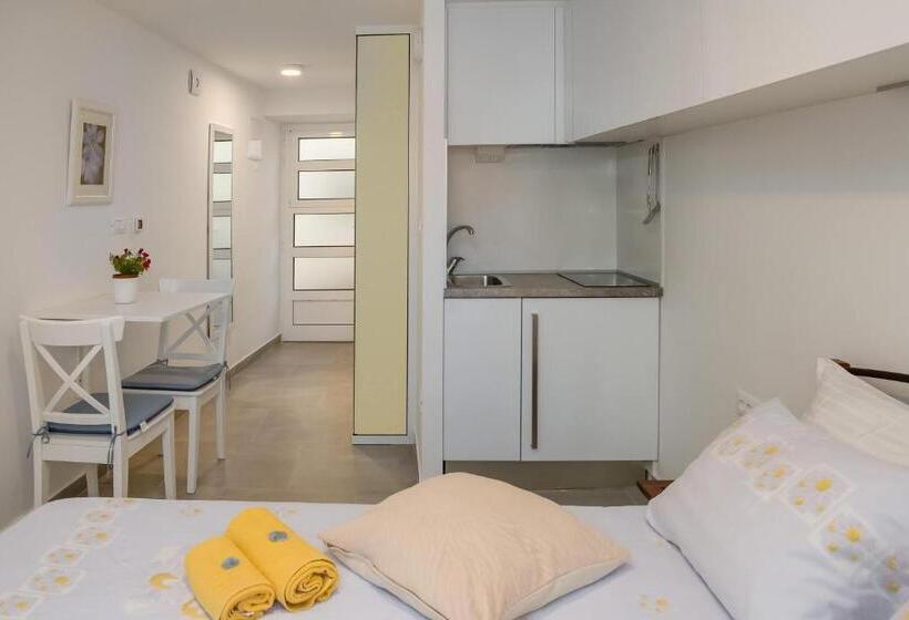 Номер Стандарт, Split Center Suites
