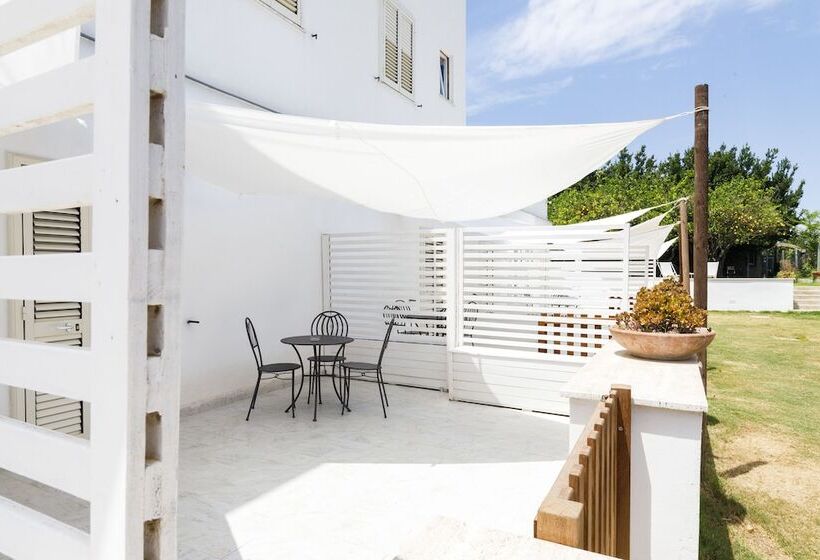 标准三人间, La Casa Sul Faro