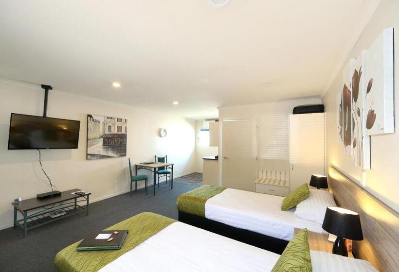 Студия Стандарт, Havelock North Motor Lodge