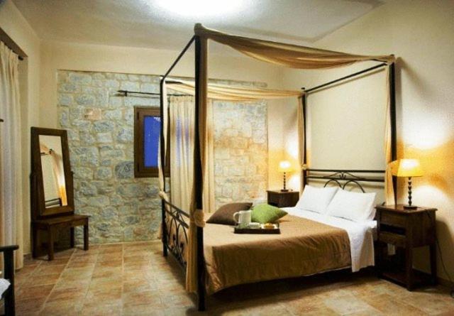 Номер Стандарт Трехместный, Vlyhada Guesthouse