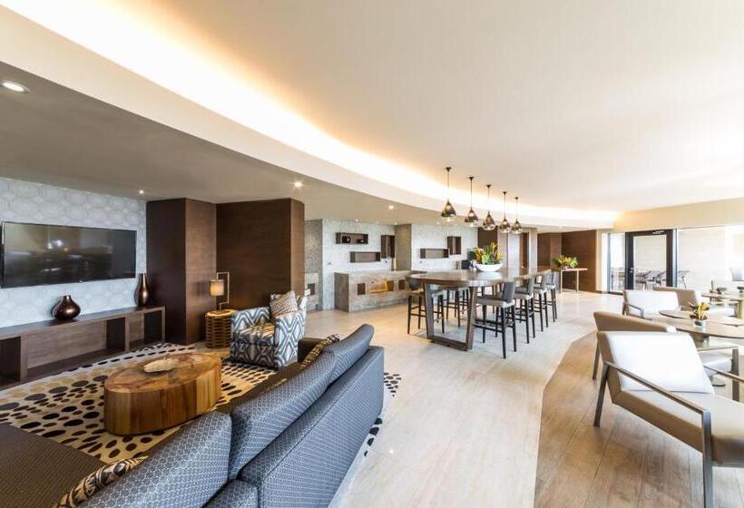 سوییت جونیور با چشم‌انداز استخر, Radisson Collection Hotel Bamako