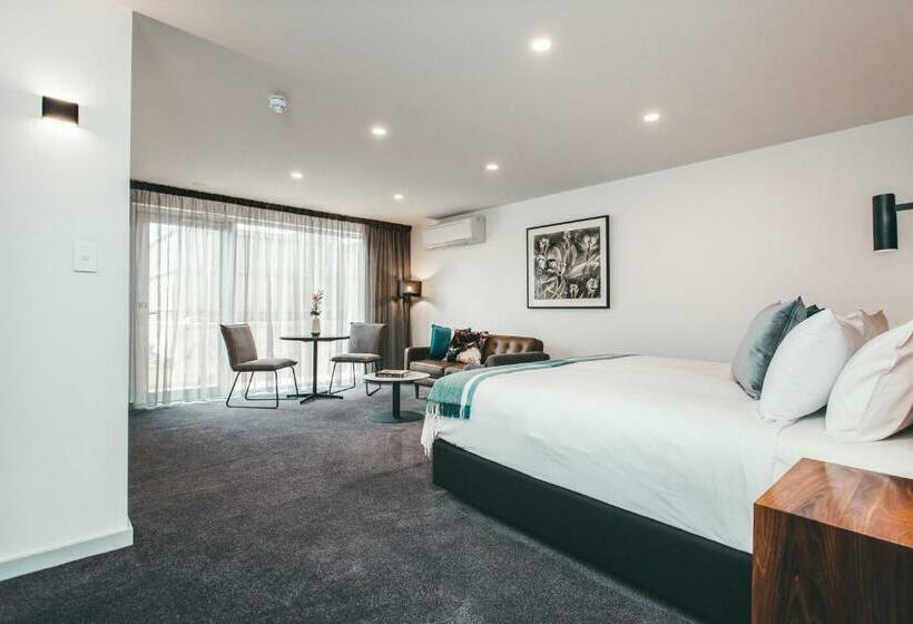 스탠다드 스튜디오, Maylands Lodge