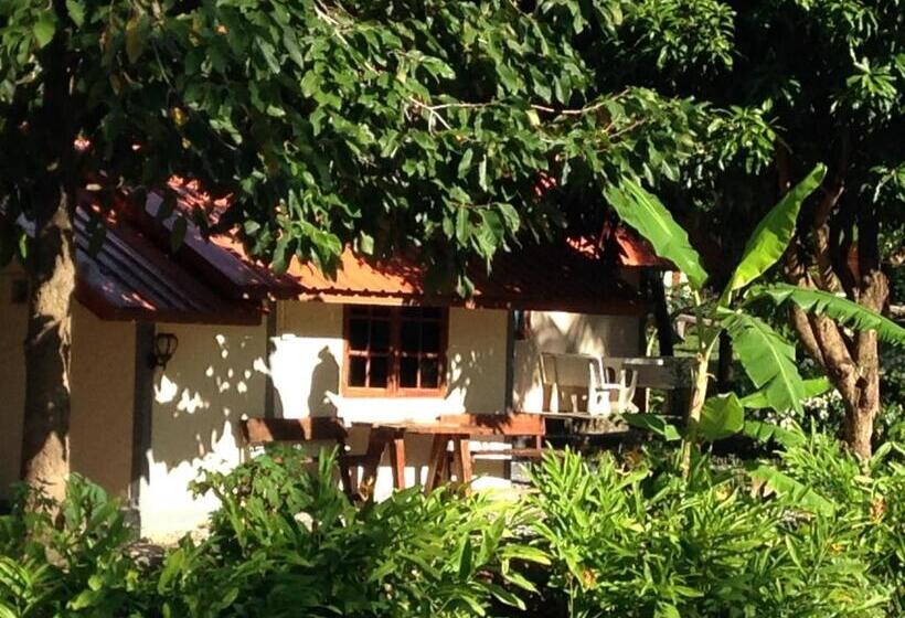 بانگلوی استاندارد, Areeya Resort