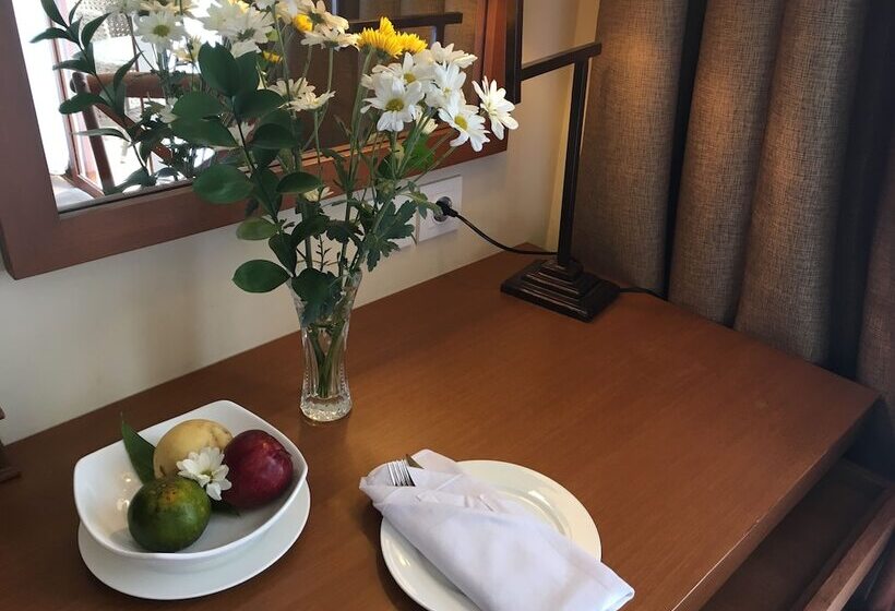 带山景的复式房间, Baobab Safari Resort