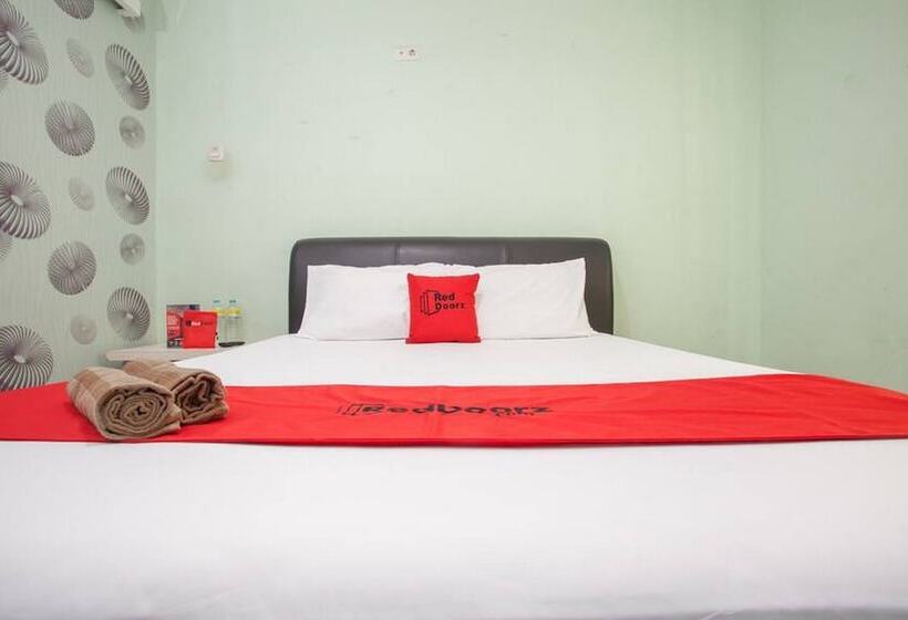 Номер Economy, Reddoorz @ Raya Tidar