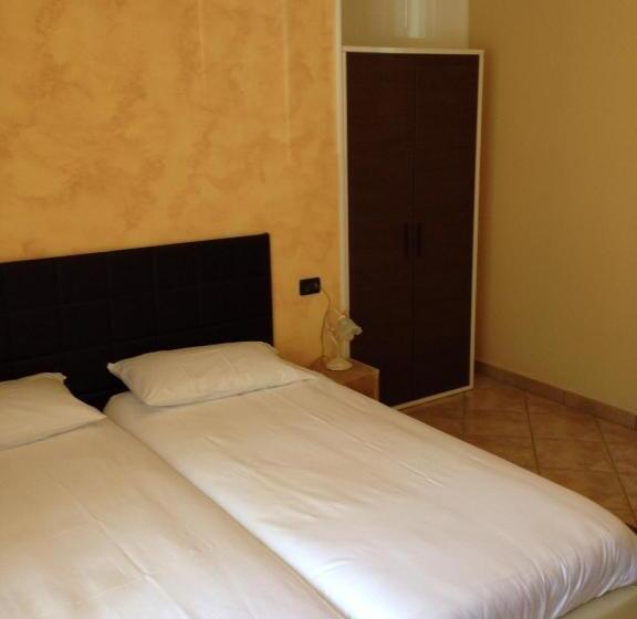 Standard room with outdoor bath, De La Tour