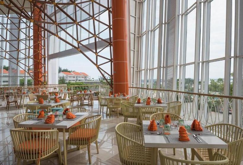 Номер Стандарт Вид на Бассейн, Harris Resort Barelang Batam