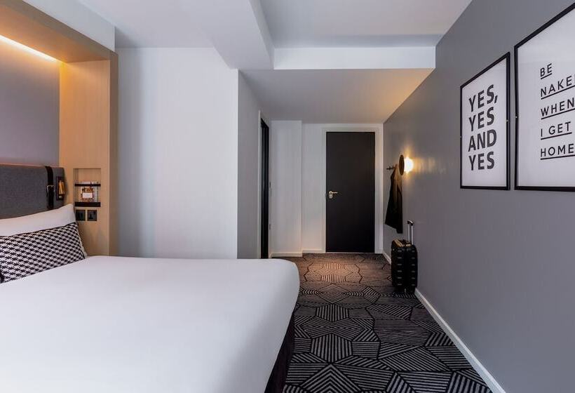 Номер Deluxe, Assembly Leicester Square