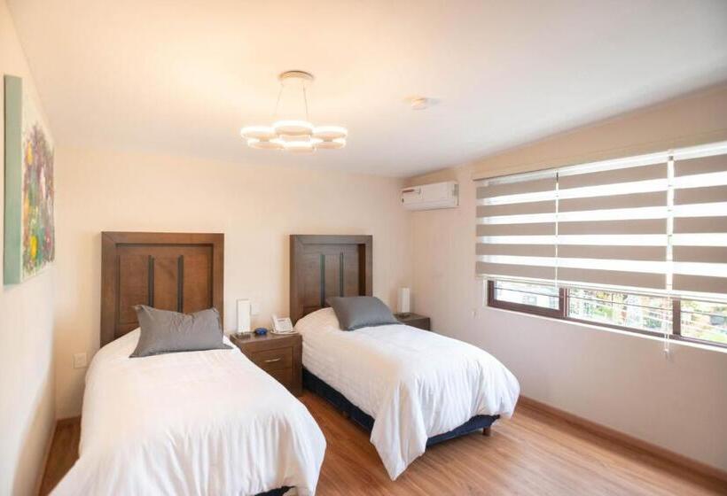 Quarto Estandar, Posada Xr
