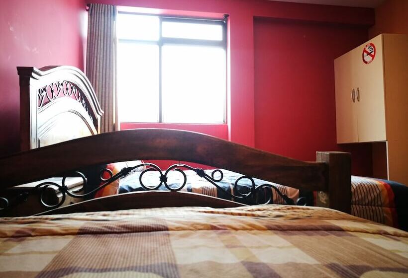 اتاق خانوادگی با سرویس بهداشتی مشترک, Bolivian Heights Hostel