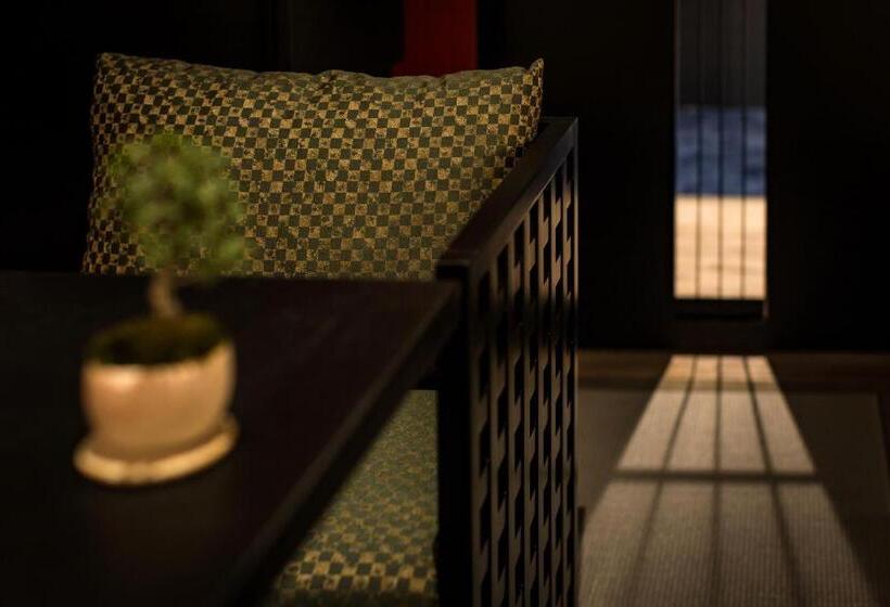 Quarto Estandar, Resol Trinity Kyoto