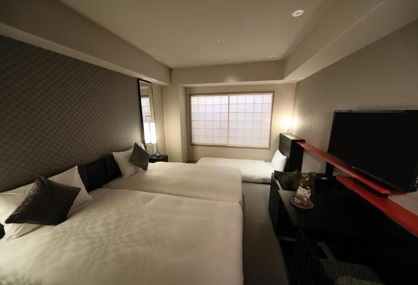 Quarto Triplo Estandar, Resol Trinity Kyoto