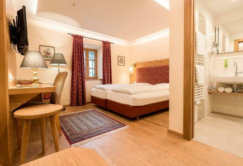 Номер Стандарт, Hollwegers Landhaus   Das Lisl