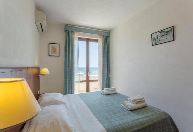 Номер Стандарт Вид на Море, Albergo Auralba