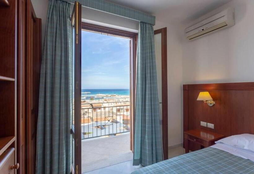 Номер Стандарт Вид на Море, Albergo Auralba