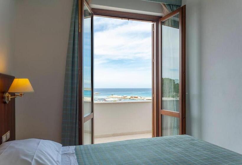 オーシャンビュースタンダードルーム, Albergo Auralba