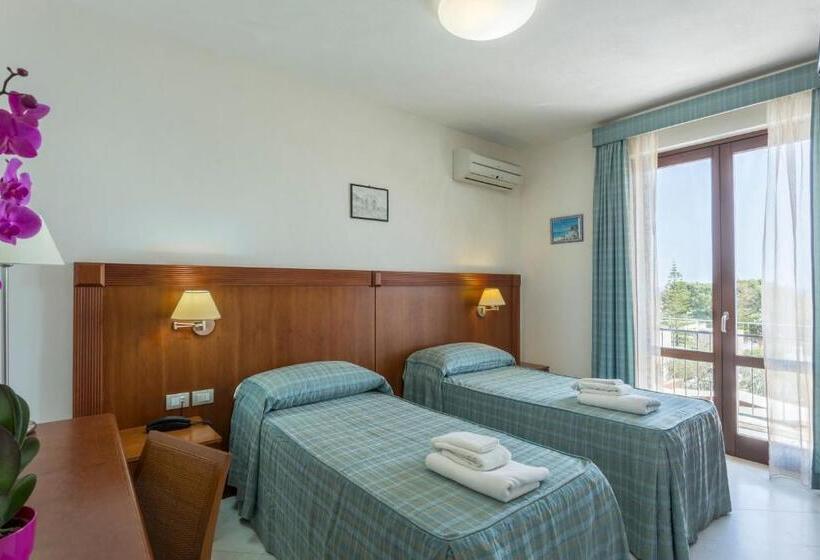 Номер Стандарт Вид на Море, Albergo Auralba