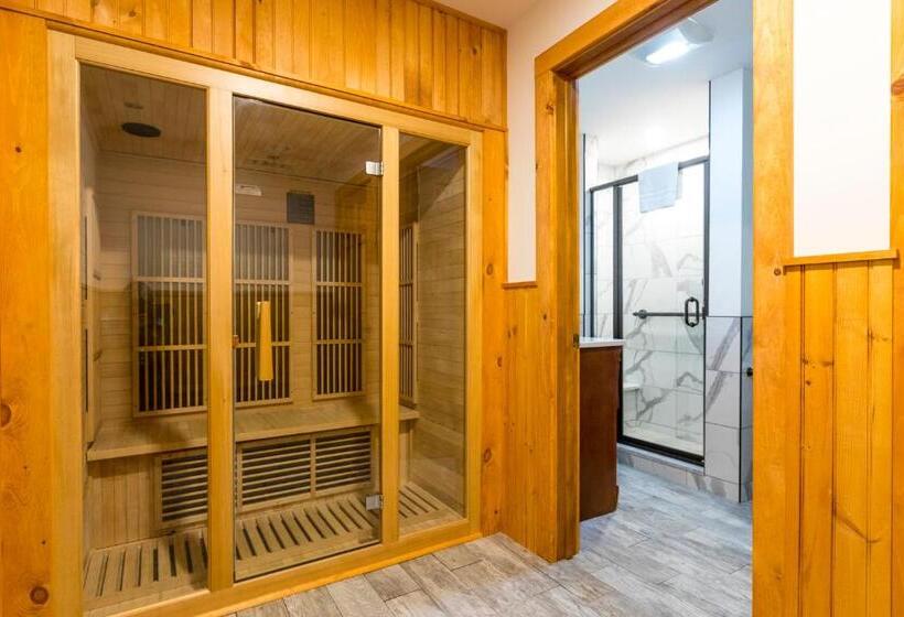 Семейный Номер, Garnet Hill Lodge