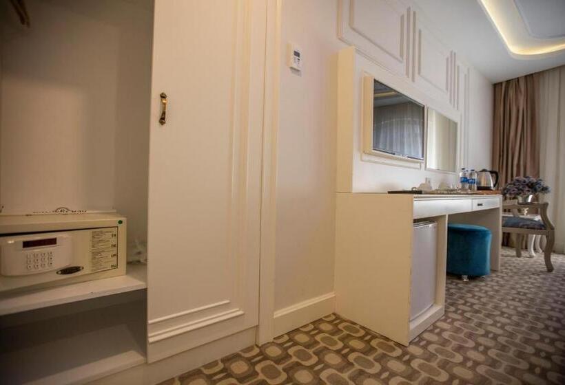 اتاق لوکس سه تخته, Palde Hotel & Spa