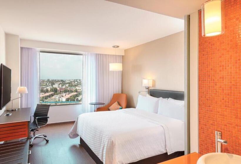 Номер Superior Кровать Кинг, Fiesta Inn Express Puebla Explanada