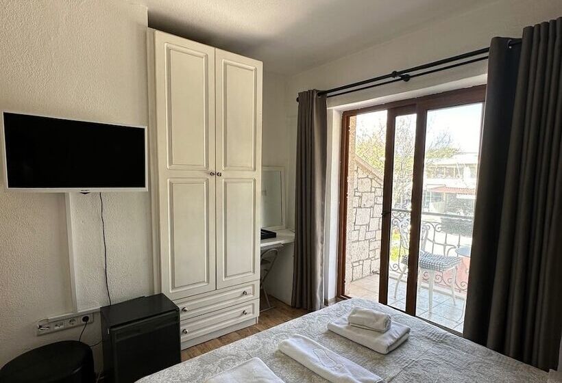Quarto Estandar, Alacati Private