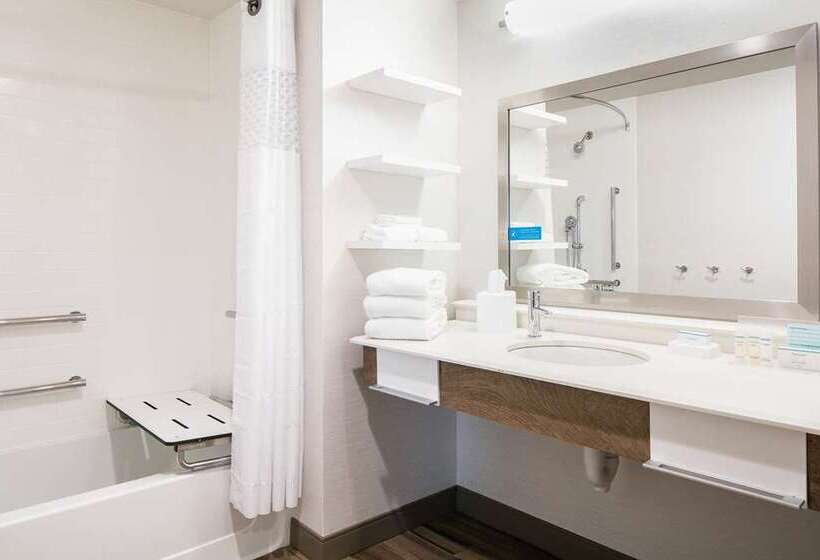 스탠다드 스튜디오, Hampton Inn Benson