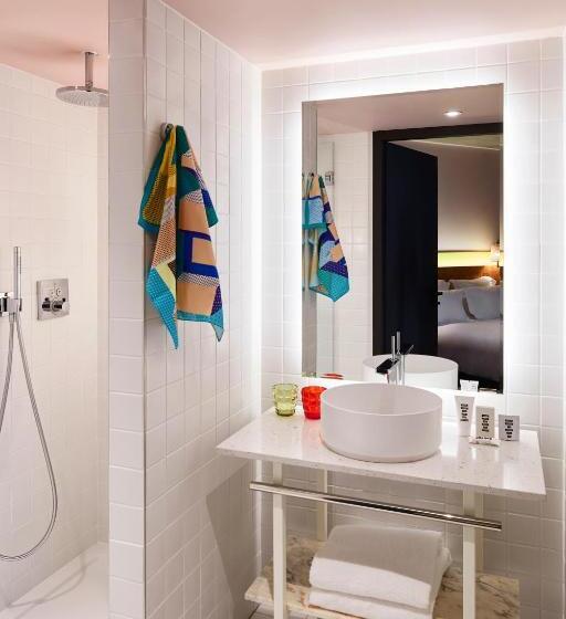 Номер Стандарт, Mama Shelter Lille