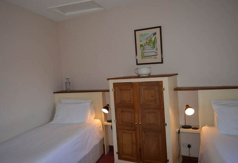 Номер Стандарт, The Ilchester Arms Hotel, Ilchester Somerset