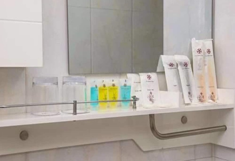 اتاق لوکس, City Central Inn