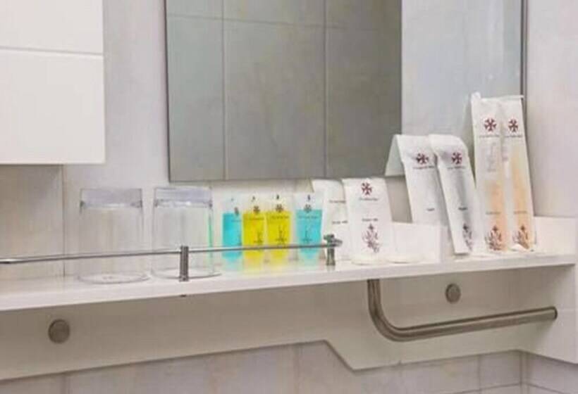 اتاق لوکس, City Central Inn