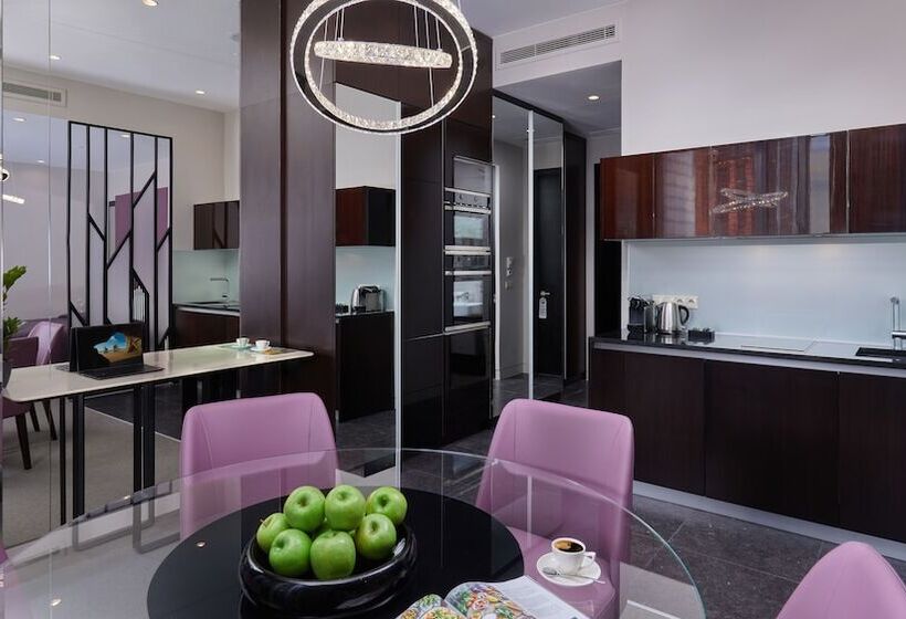 استودیوی استاندارد, Diamond Apartments