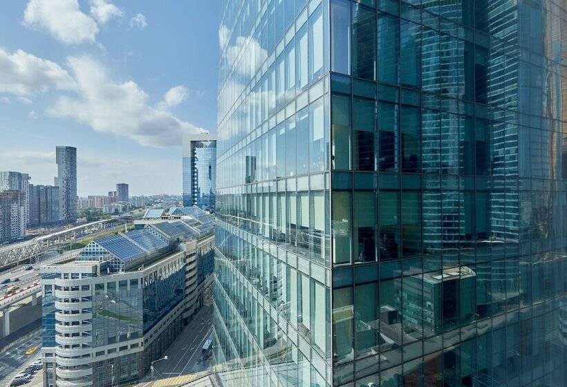 استودیوی استاندارد, Diamond Apartments