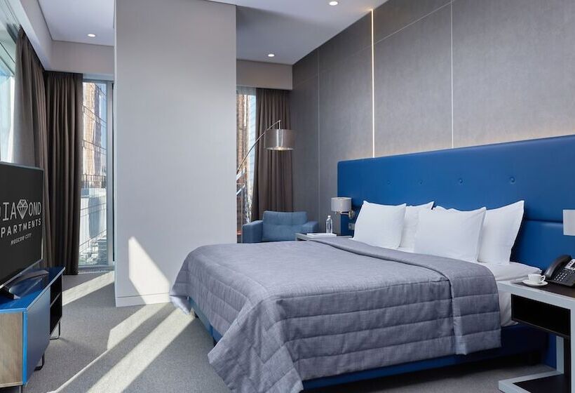 استودیوی استاندارد, Diamond Apartments