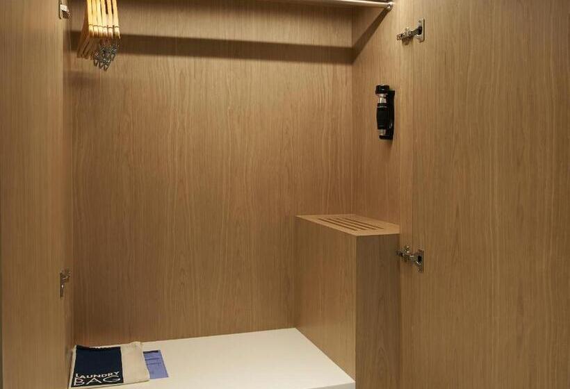 חדר דחוקס עם מיטת קינג, Ozo Phuket