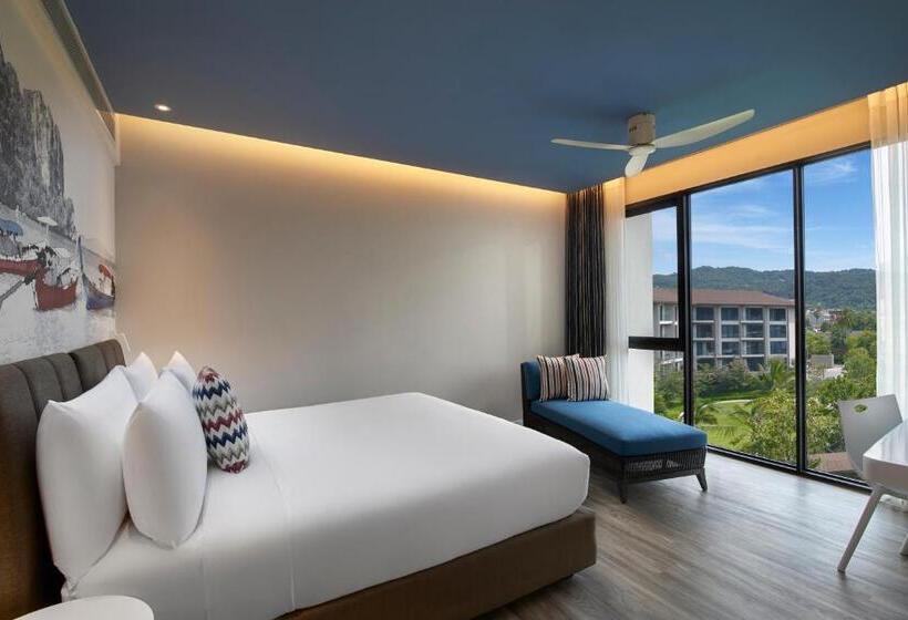 Люкс Вид на Бассейн, Ozo Phuket