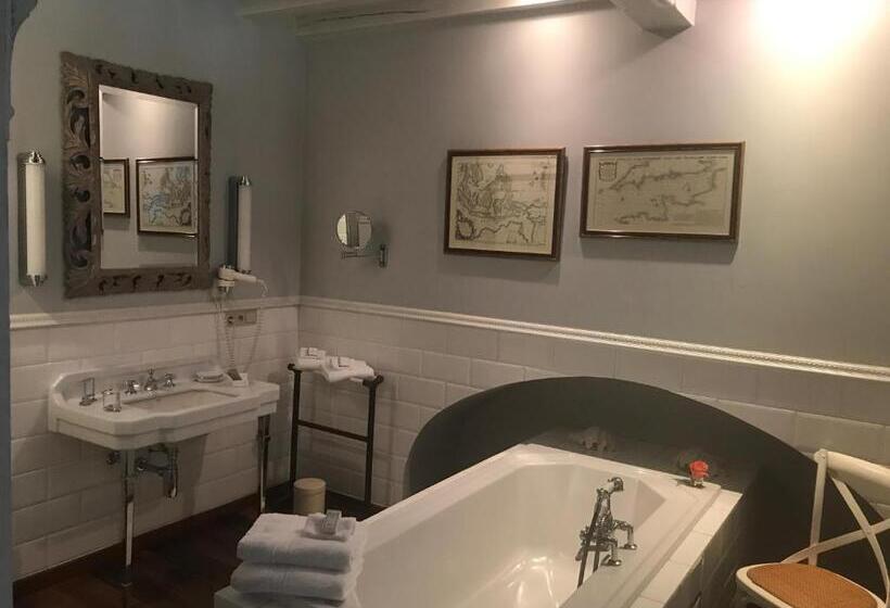 Люкс Повышенной Комфортности, B&b Number 11 Exclusive Guesthouse