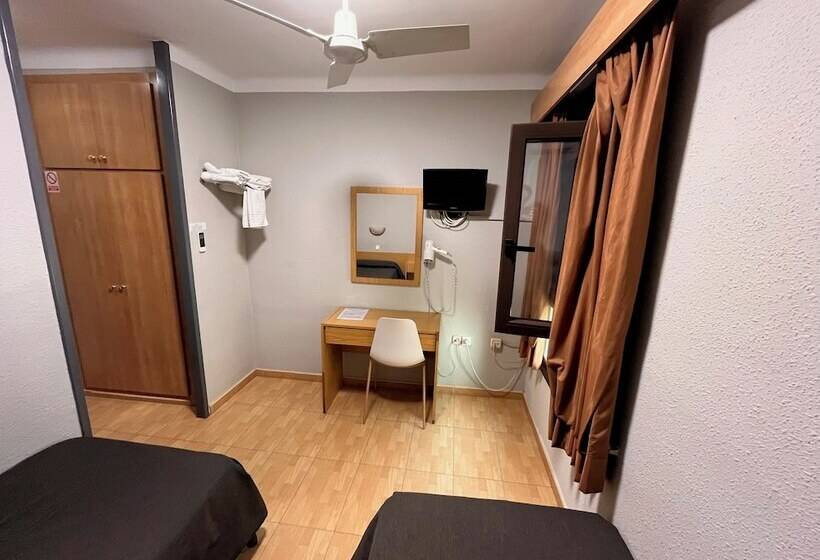 Классический Номер, Hostal Tarres