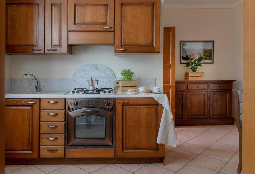 Семейный Номер, Residence Serristori