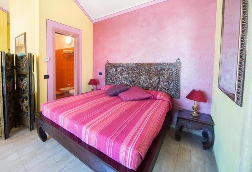Студио Стандарт с Террасой, World Village Apartments