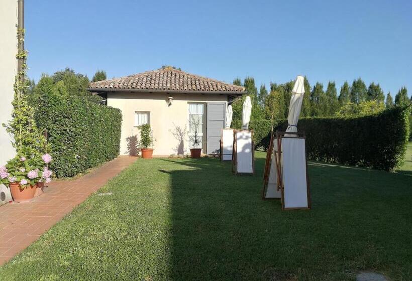 Студио Стандарт Вид на Сад, Agriturismo Fattoria Corte Roeli