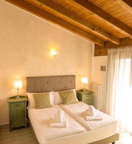 سوییت جونیور با چشم‌انداز دریاچه, Residence Panorama La Forca, Gtsgroup