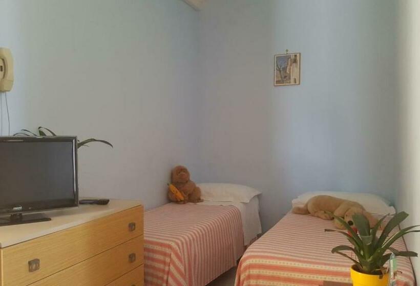 شقة غرفة واحدة, Jolly Residence